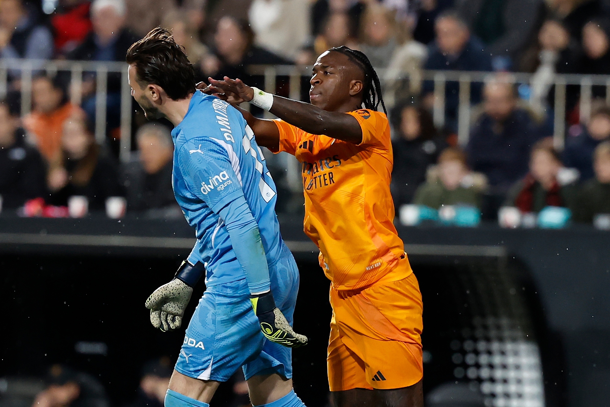 格鲜明的球 格鲜明的球